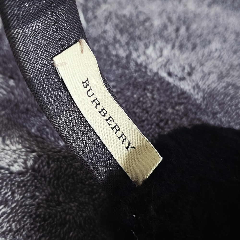 Burberry Charcoal Gray/Black EarMuffs 💎💎💎